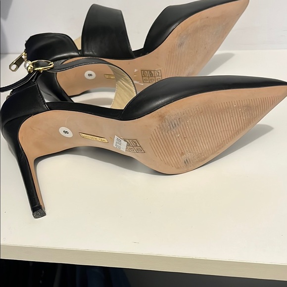 Louise et Cie Black Pointed-Toe Heels with Ankle Strap - Picture 4 of 6